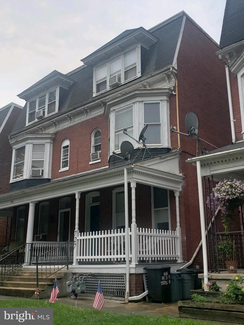 727 W Linden Avenue  York PA 17404 photo