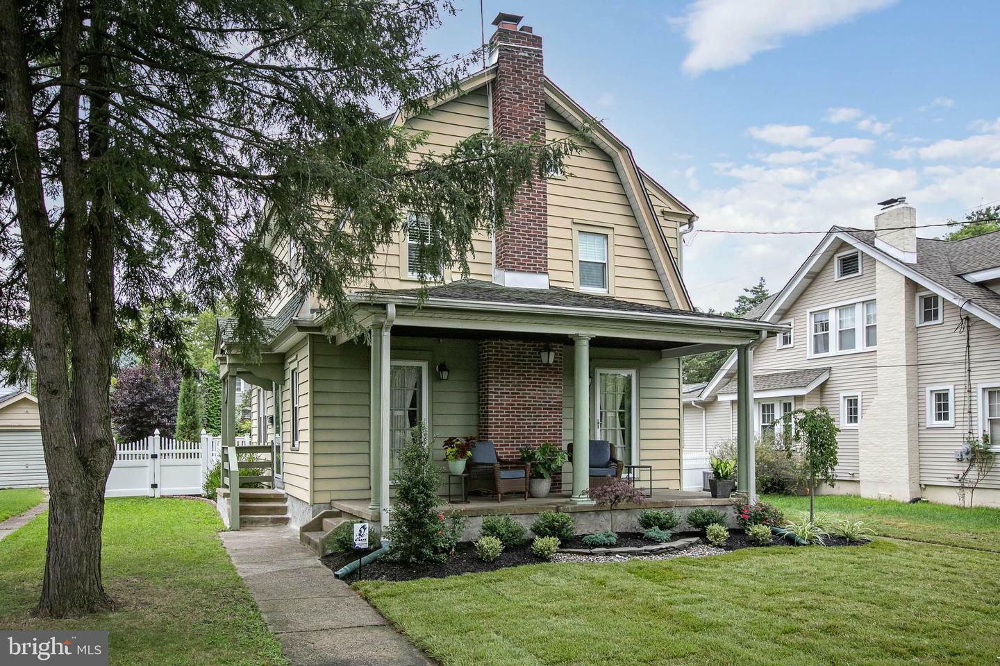 Property Photo:  215 Morgan Avenue  NJ 08108 