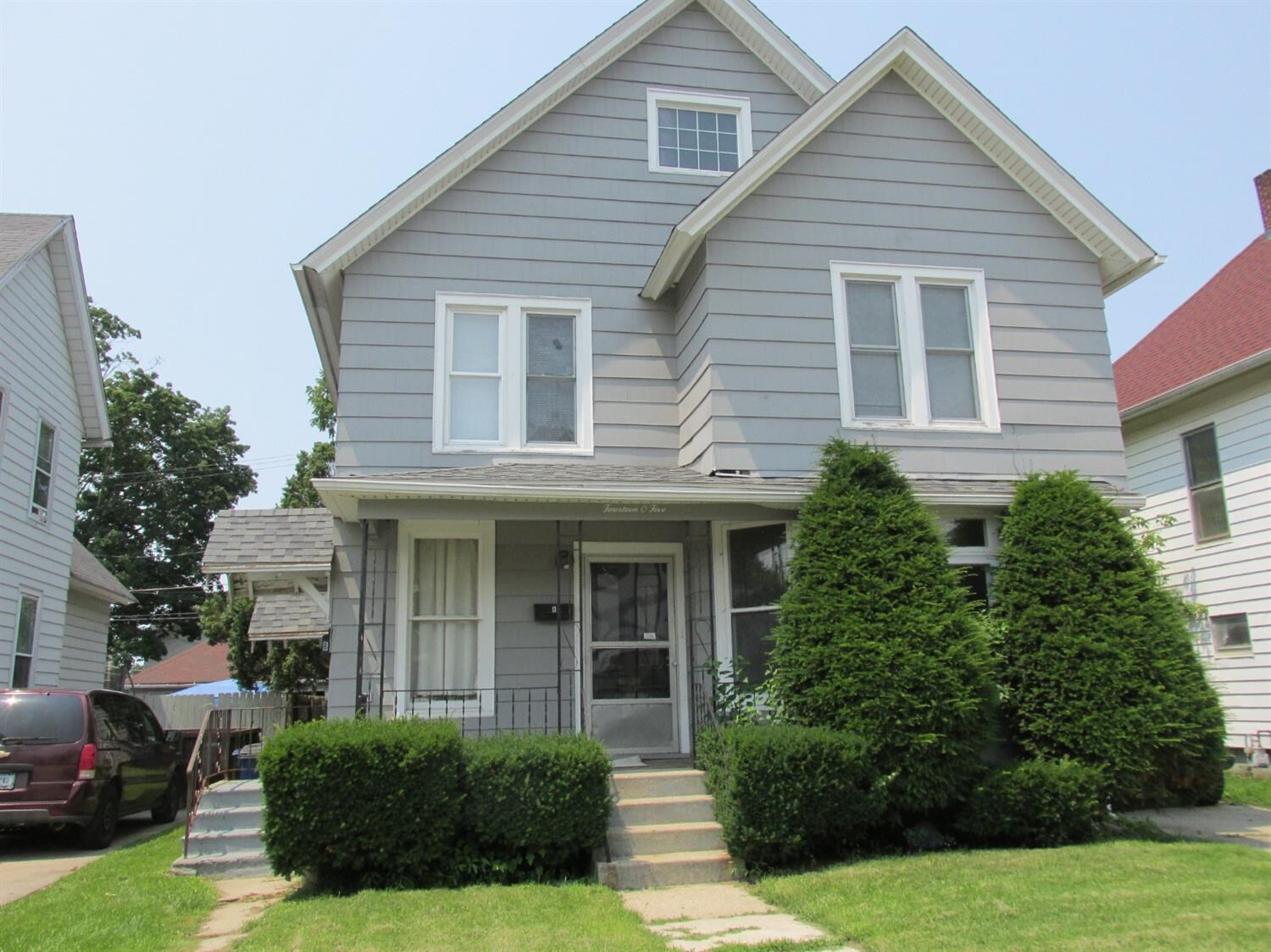 Property Photo:  1405 Jefferson Avenue  IN 46350 