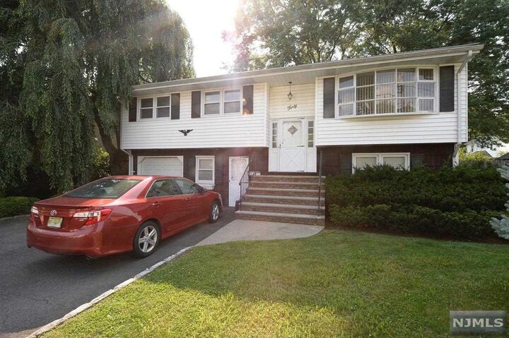 40 1st Street  Emerson NJ 07630 photo