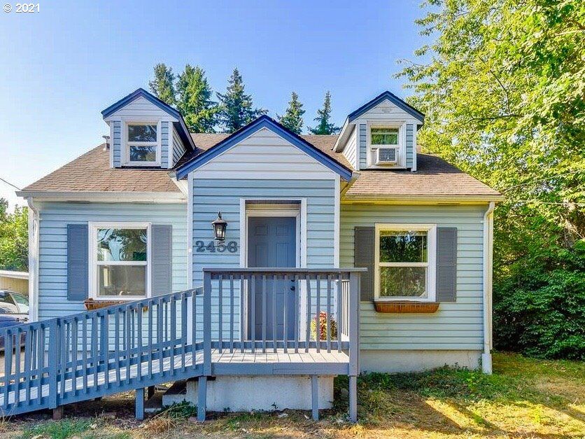 Property Photo:  2456 E St  WA 98671 