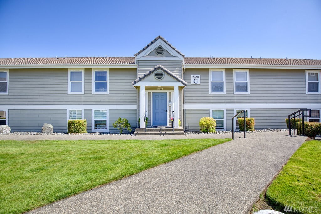 Property Photo: 625 N Jackson Ave C20 WA 98406