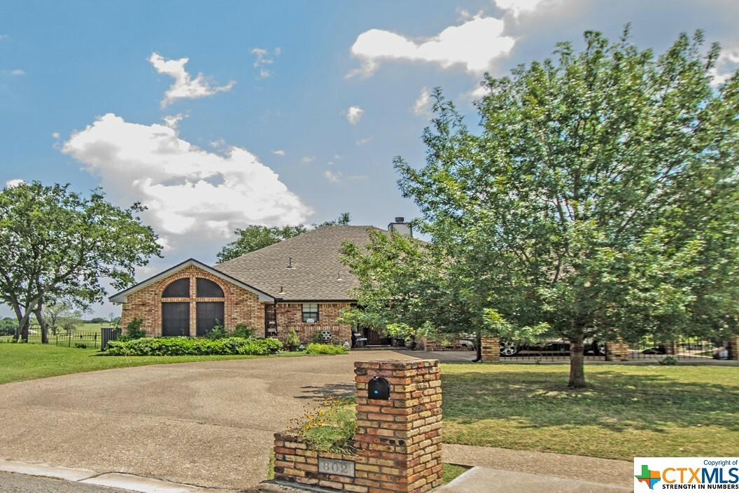 Property Photo:  602 Barber Drive  TX 76522 