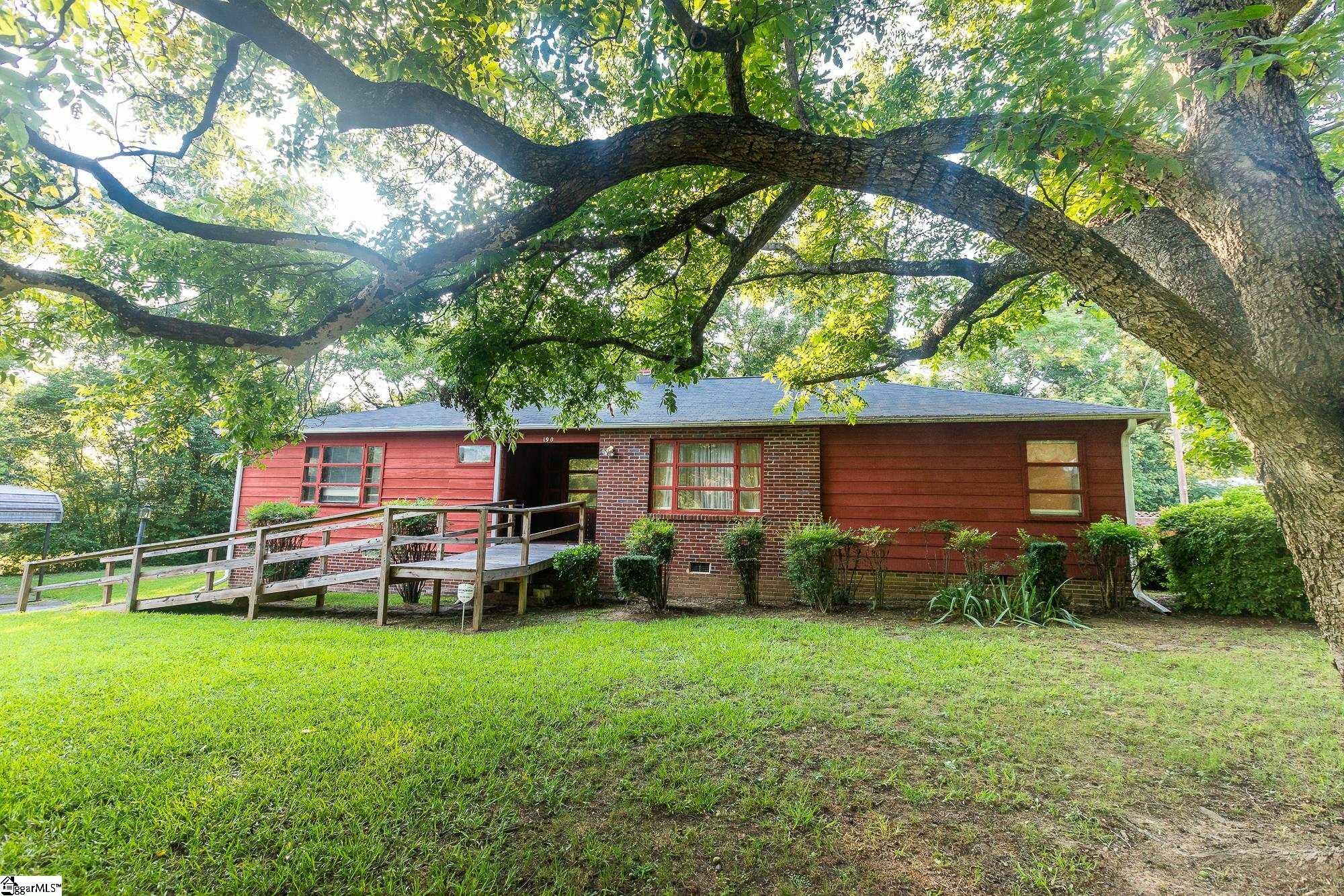 Property Photo:  190 Glenn Springs Road  SC 29372 