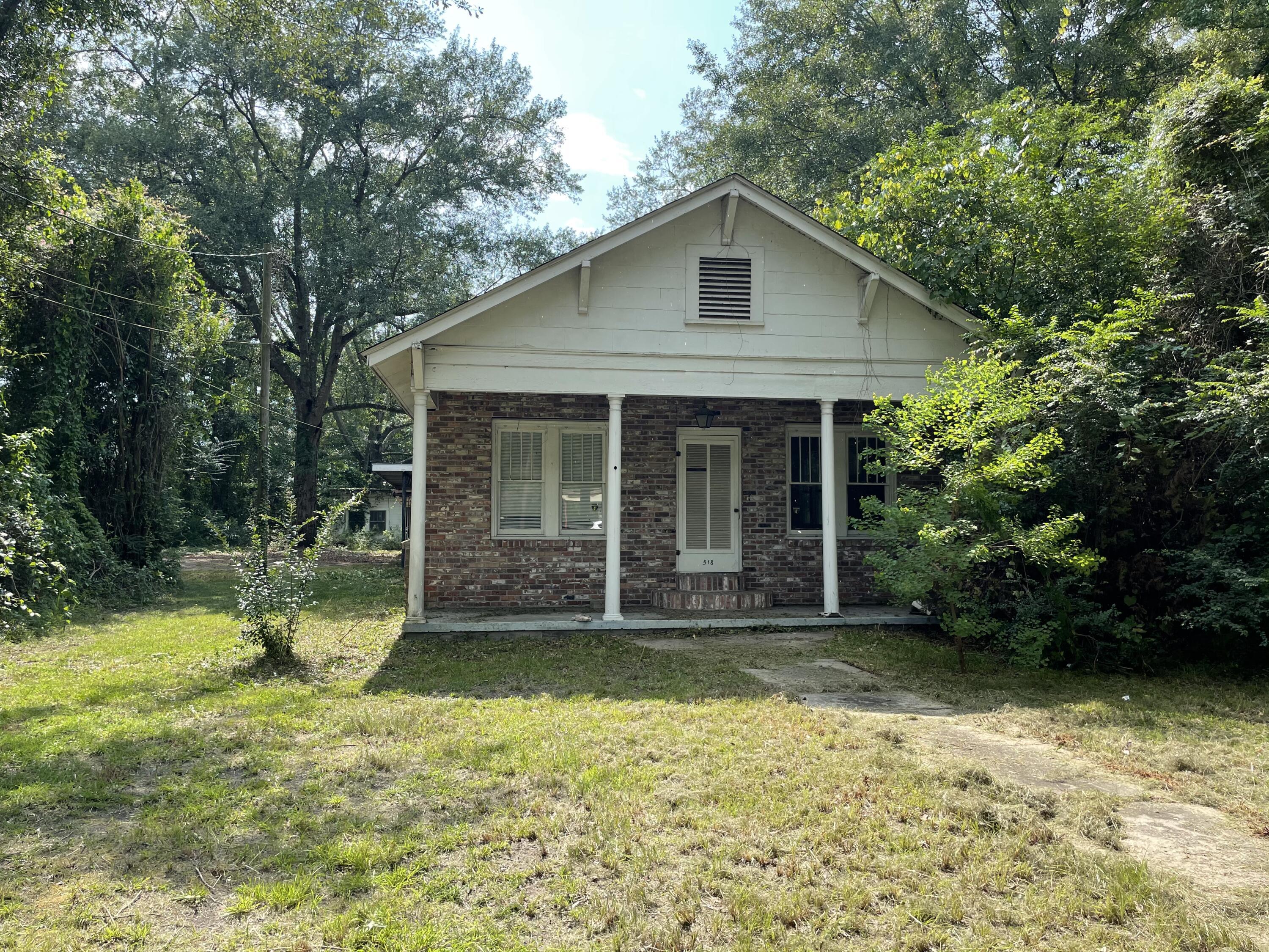 Property Photo: 518 North St. MS 39401