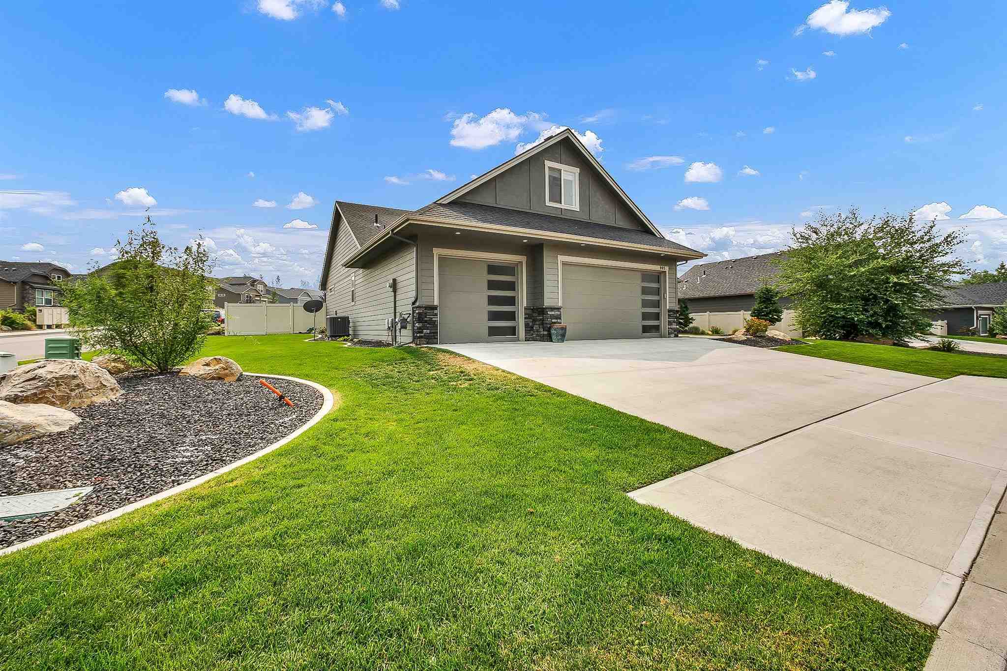 Property Photo: 905 W Basalt Ridge Dr WA 99224-9067