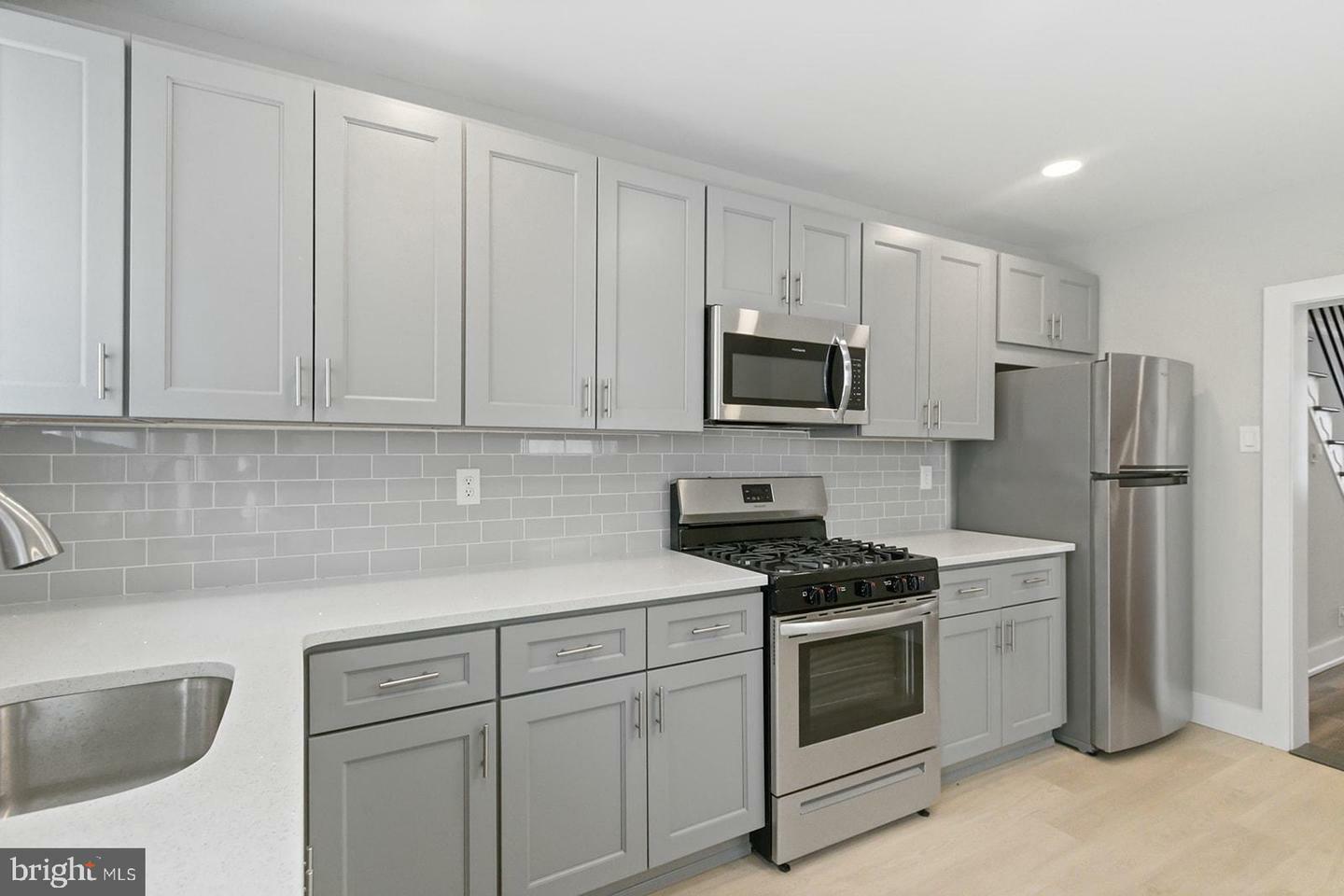 Property Photo:  2414 S Alder Street  PA 19148 