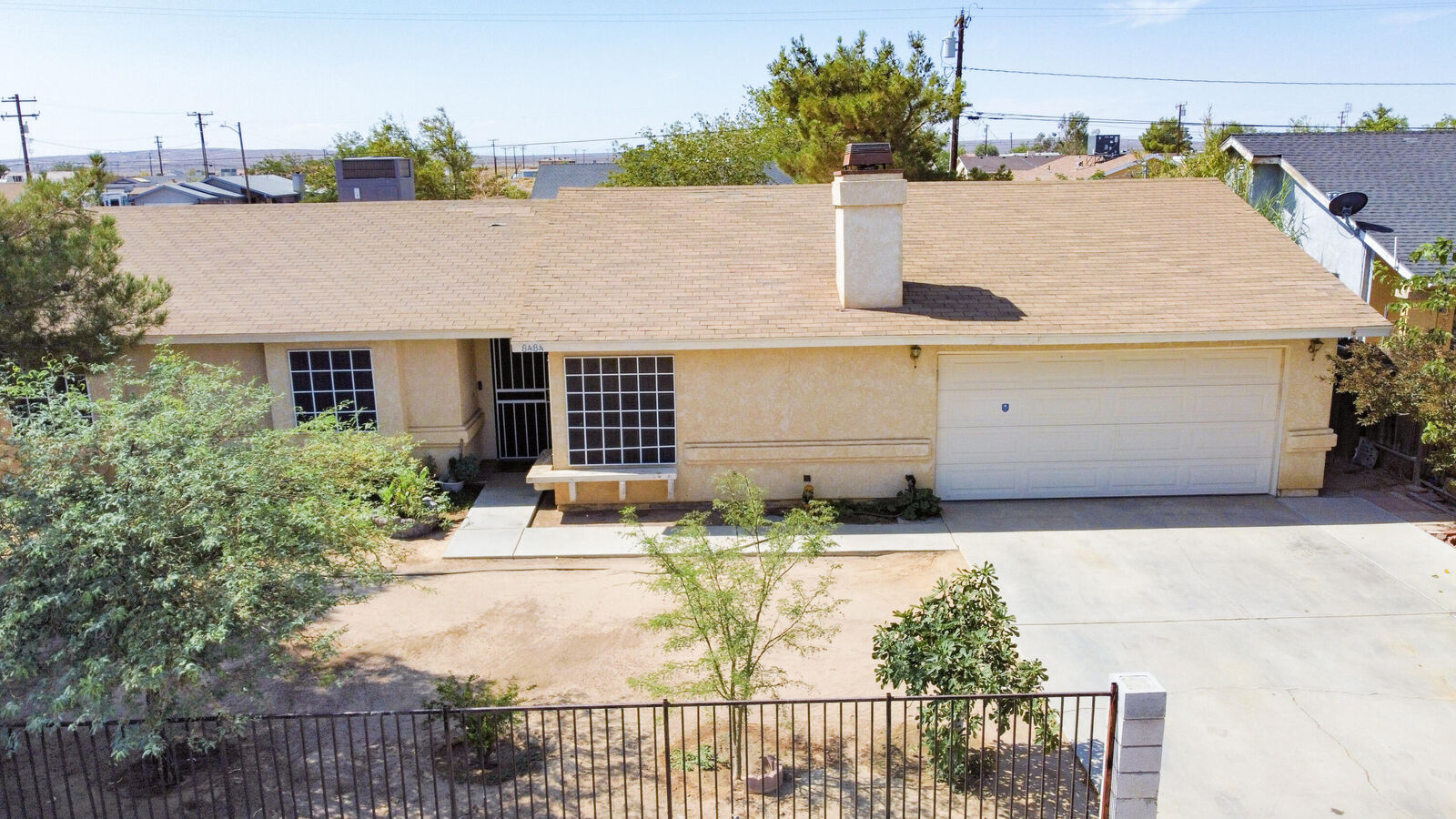 Property Photo: 8484 Satinwood Avenue CA 93505