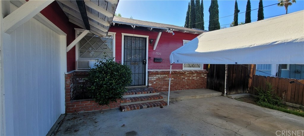 Property Photo:  7526 Newcastle Avenue  CA 91335 