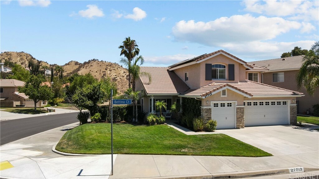 Property Photo:  27713 Bettina Court  CA 91384 