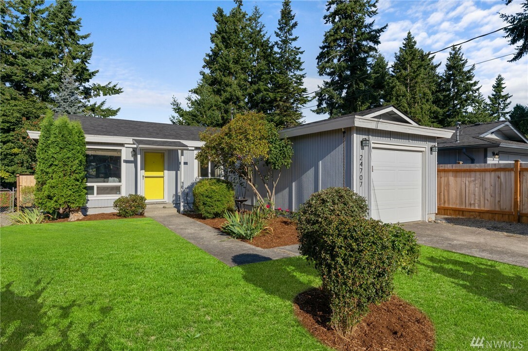 Property Photo:  24707 13th Place S  WA 98198 