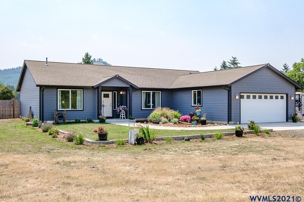Property Photo: 26149 A St OR 97386
