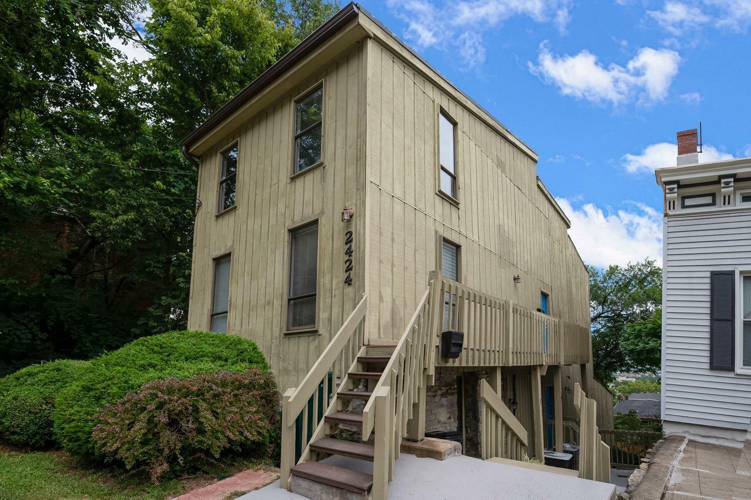 Property Photo: 2424 Glenway Ave OH 45204