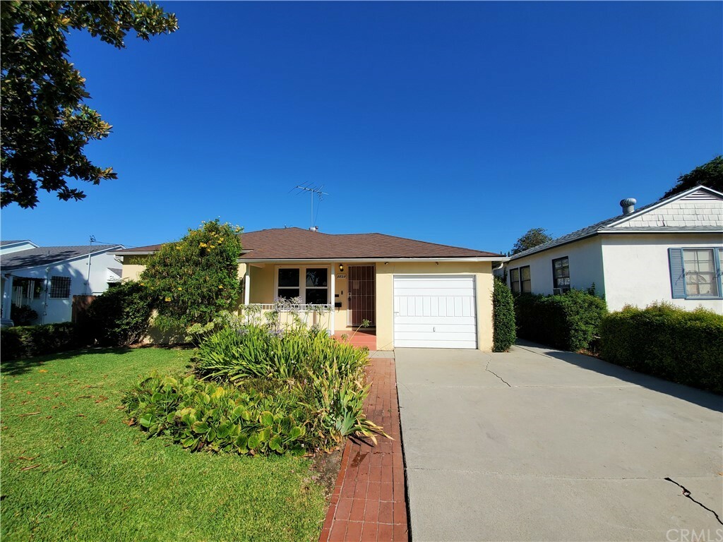 Property Photo:  8829 Maryknoll Avenue  CA 90605 