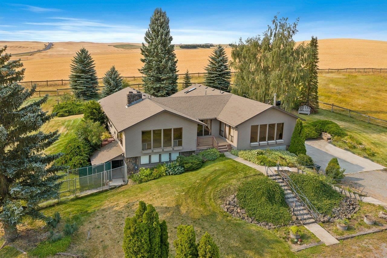 Property Photo:  1112 E Jennings Rd  WA 99031 