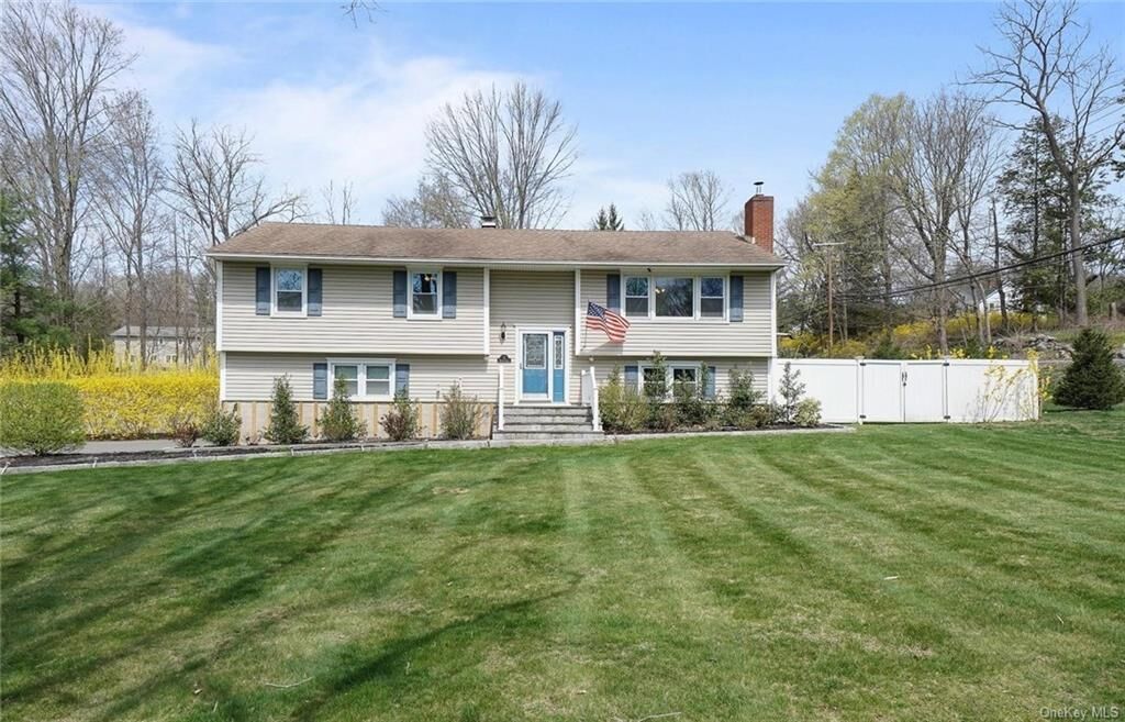 Property Photo: 2 Mohawk Lane NY 10598