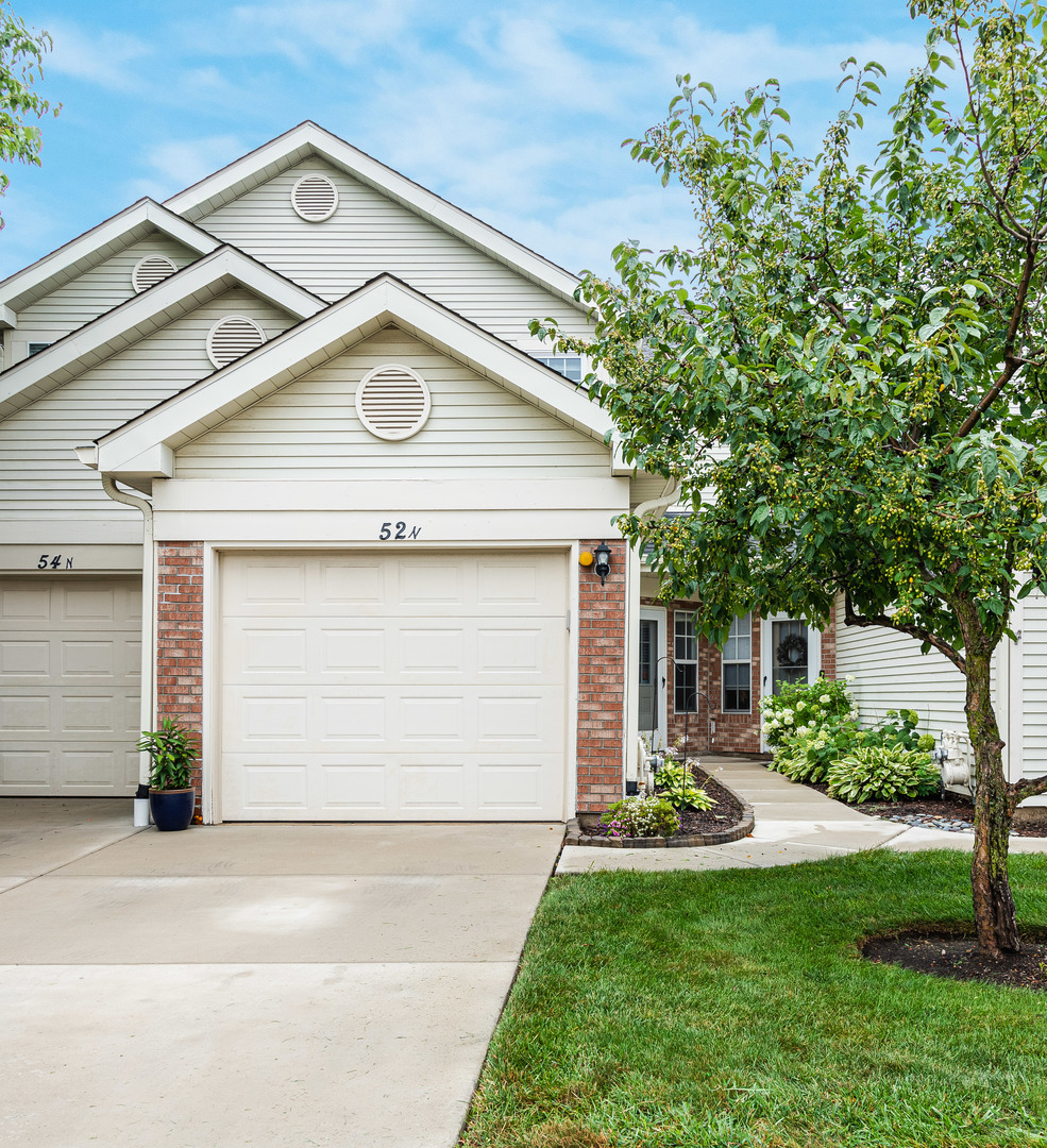 Property Photo:  52 N Golfview Court  IL 60139 