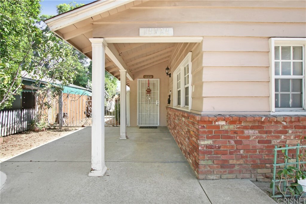 Property Photo:  14024 Hartland Street  CA 91405 