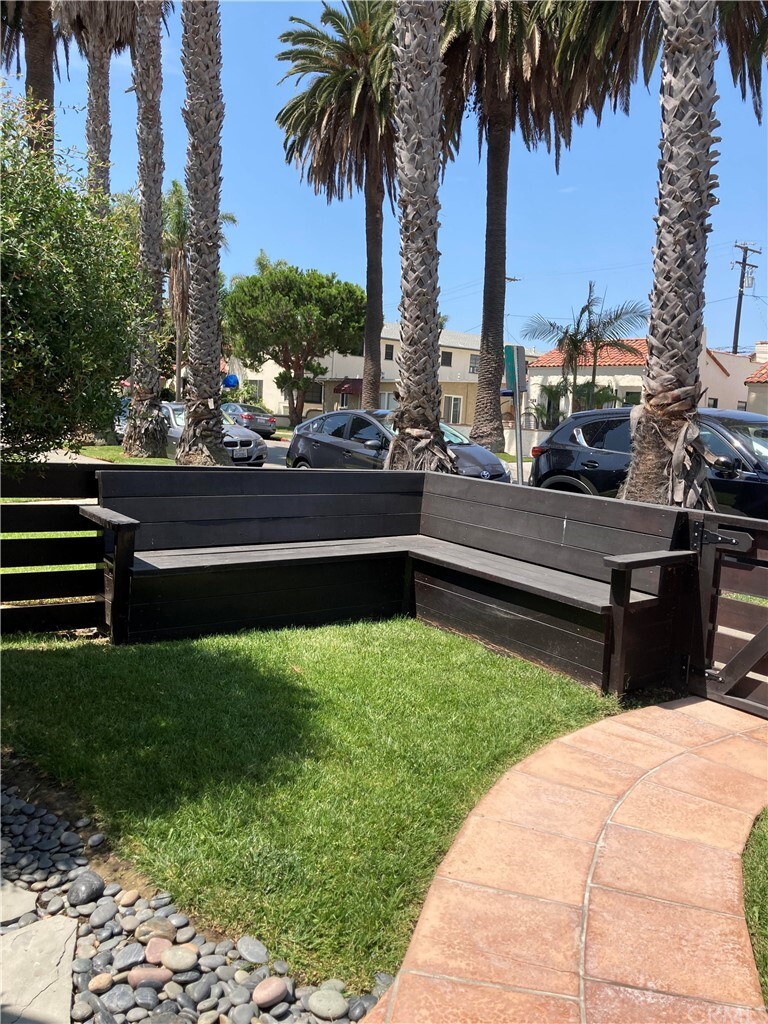 Property Photo: 158 Granada Avenue CA 90803