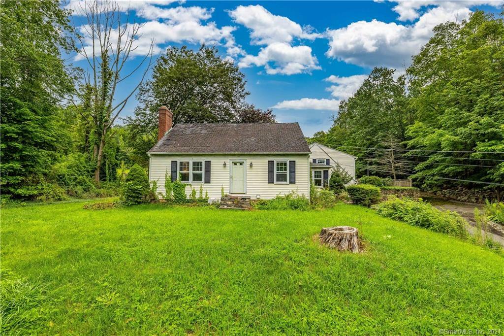 Property Photo:  32 North Road  CT 06791 