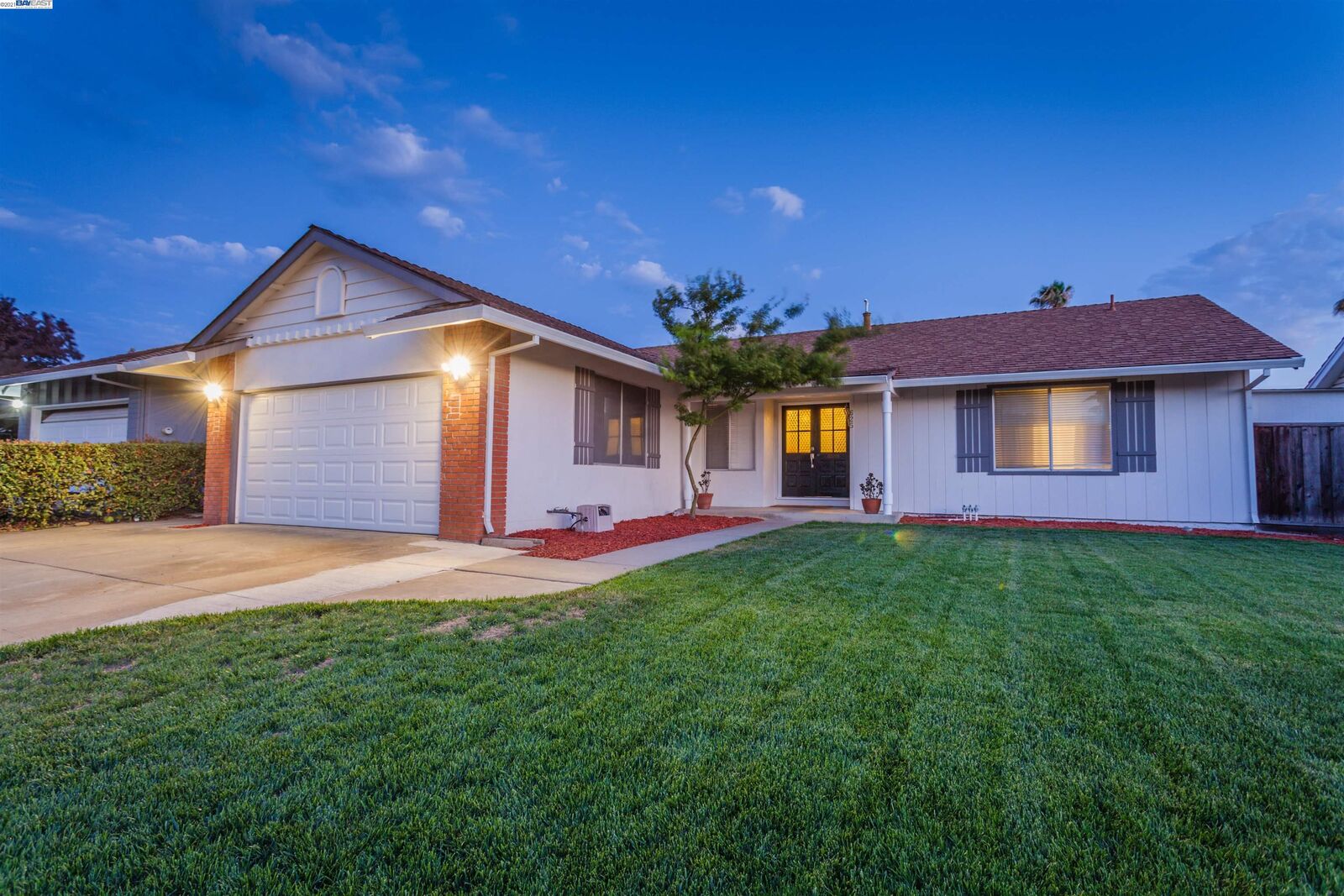 Property Photo:  625 Dover Way  CA 94551 