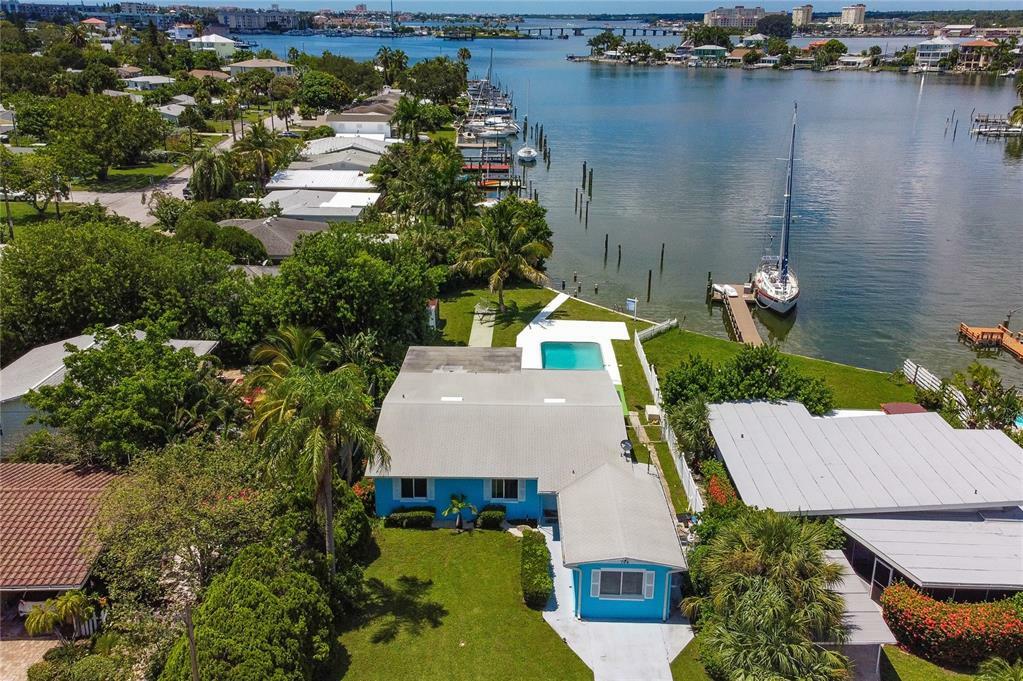 Property Photo:  706 Sunset Cove  FL 33708 