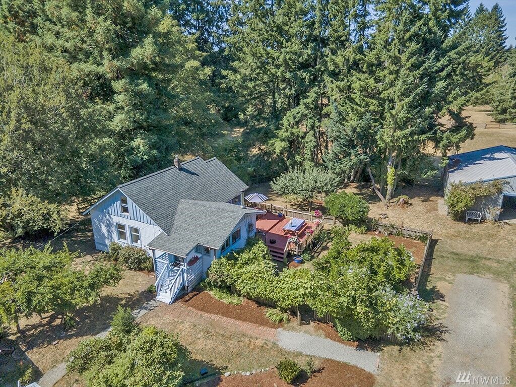 Property Photo: 12310 SW 151st St WA 98070