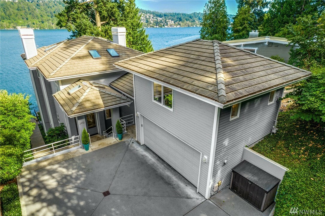 Property Photo:  2410 W Lake Sammamish Pkwy NE  WA 98052 