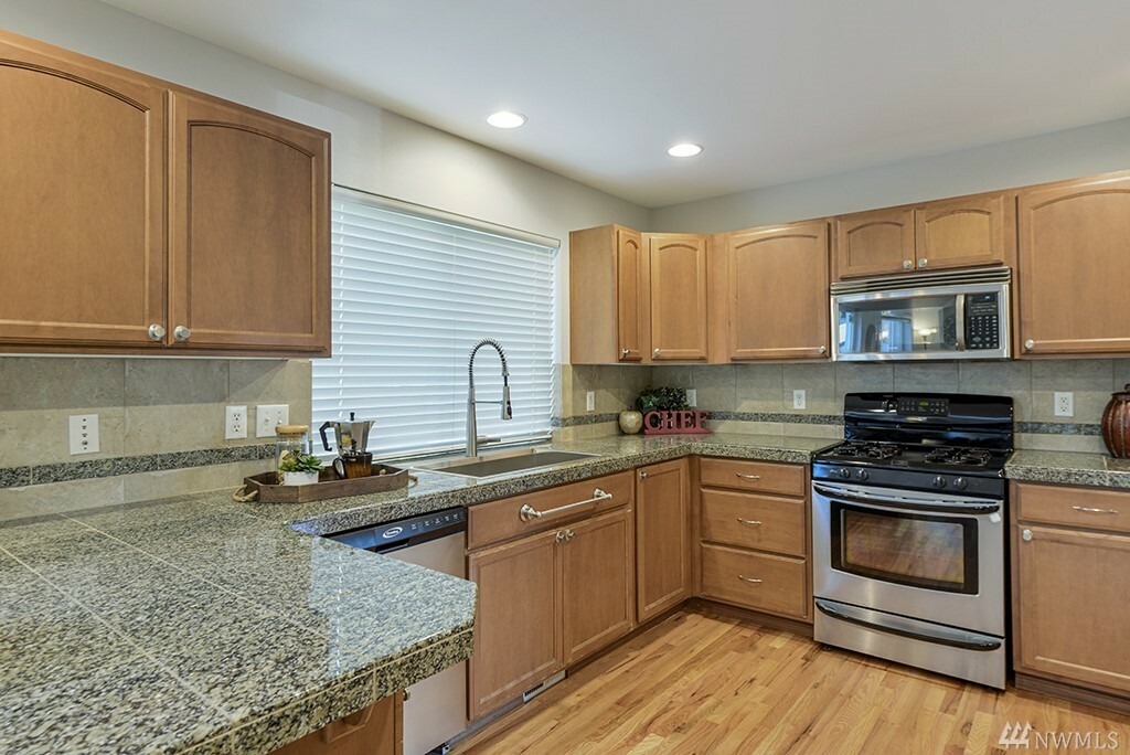 Property Photo: 16421 129th Av Ct E WA 98374