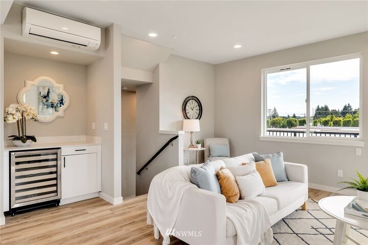 Property Photo:  22423  77th Avenue W B3  WA 98026 