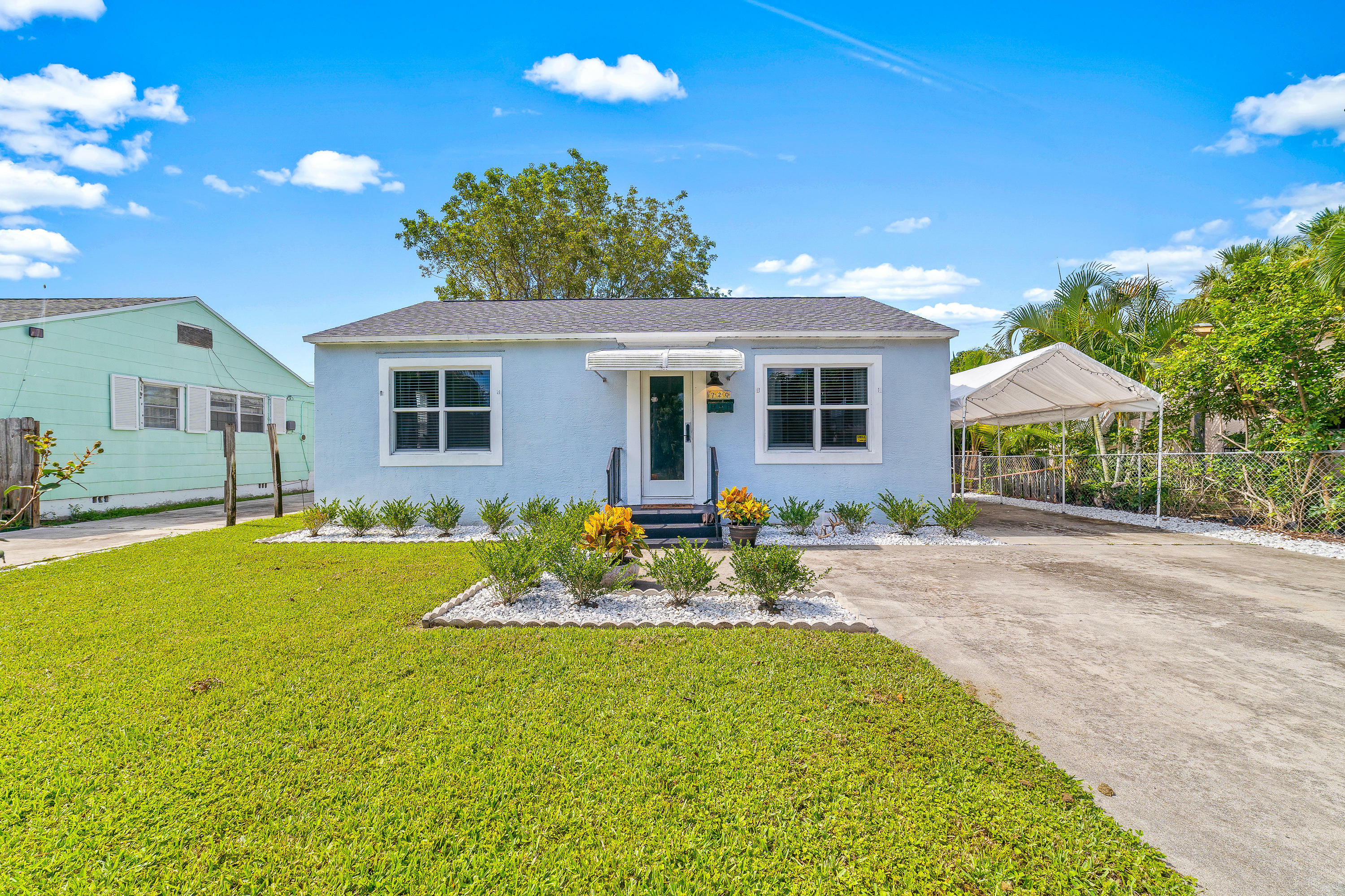 Property Photo:  720 Rockland Drive  FL 33405 