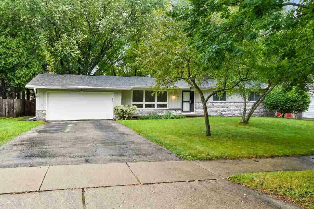 Property Photo:  26 Eldon Ct  WI 53716 