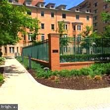 Property Photo:  2203 12th Court N 33  VA 22201 