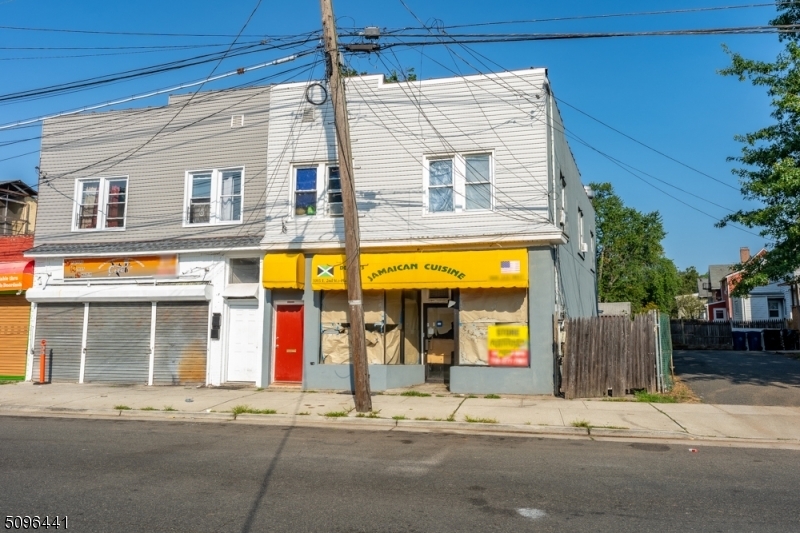 Property Photo:  1015 E 2nd St  NJ 07062 