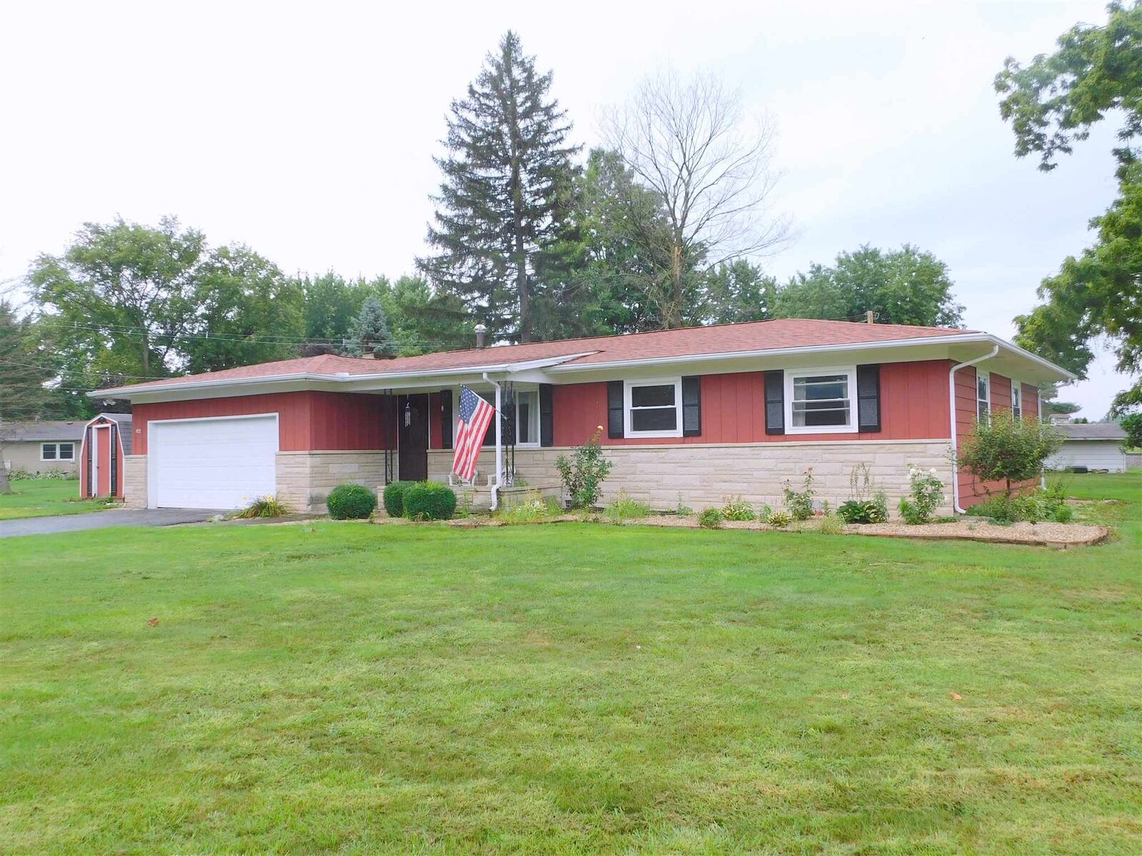 Property Photo: 1346 Manor Drive IN 46714