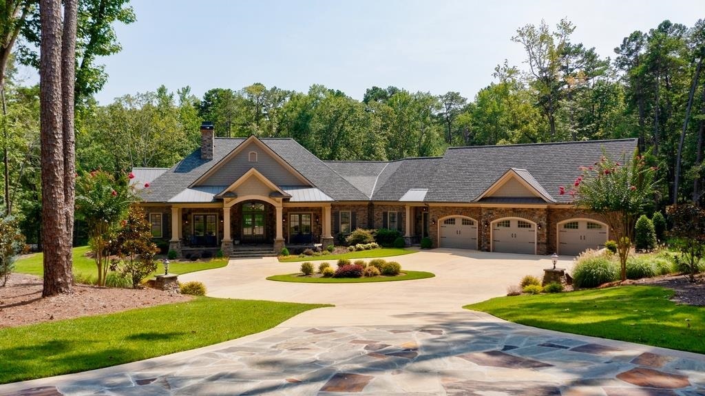 Property Photo: 1080 South Grove Road GA 30642