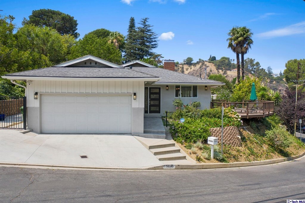 Property Photo:  14880 Jadestone Drive  CA 91403 