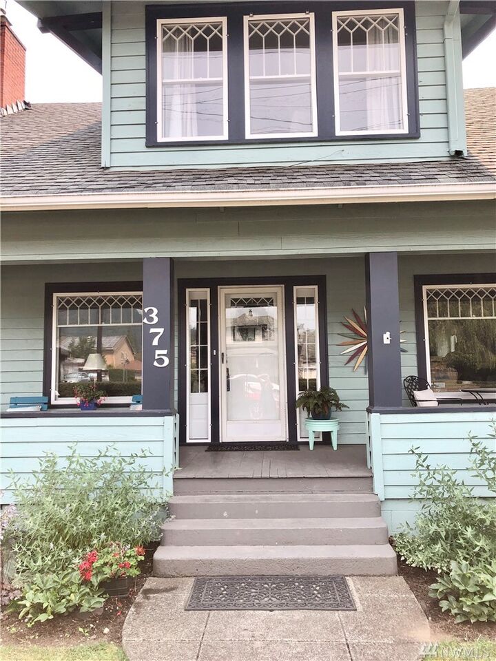 Property Photo: 375 SE Bush St WA 98027