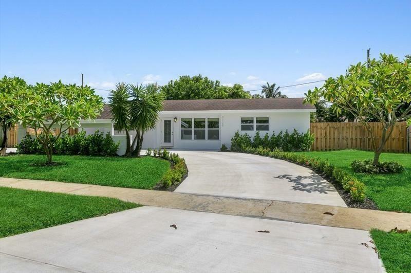 Property Photo:  3720 Lake Osborne Drive  FL 33461 