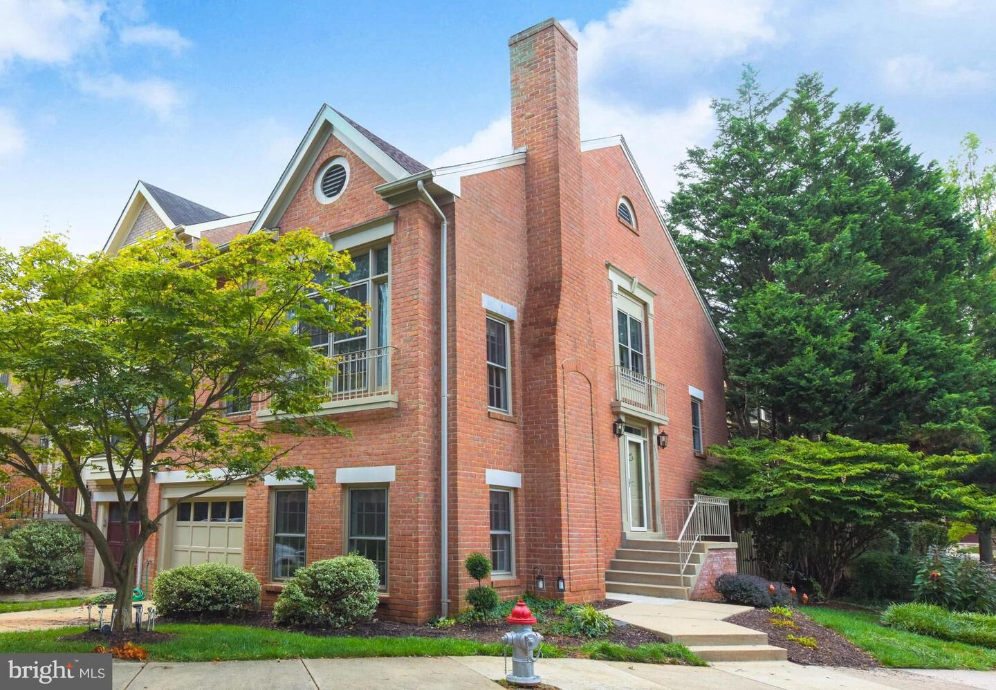 Property Photo:  2285 Kings Garden Way  VA 22043 