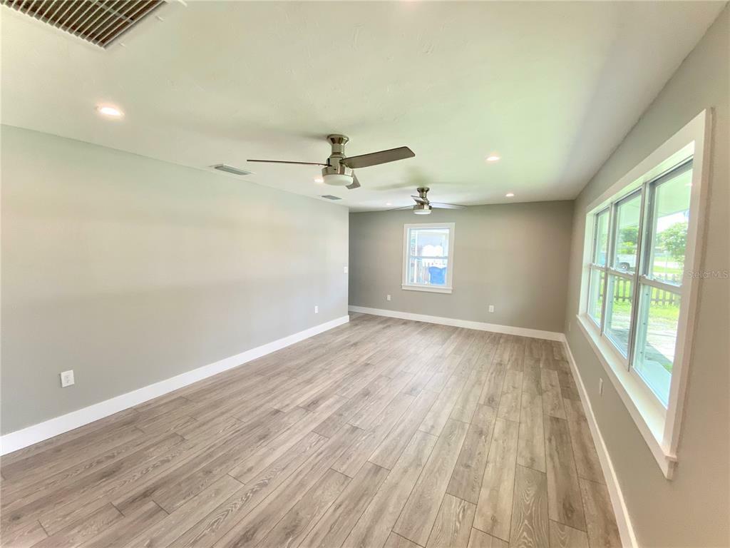 Property Photo:  3303 15th Avenue W  FL 34205 