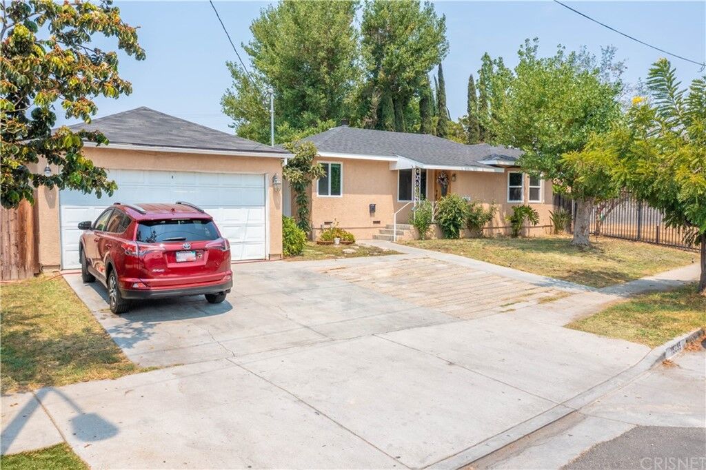 Property Photo:  15235 Cantlay Street  CA 91405 