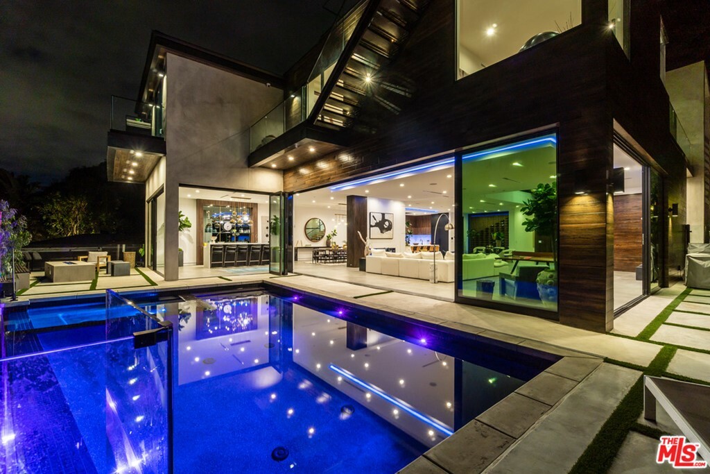 Property Photo: 2031 Roscomare Road CA 90077
