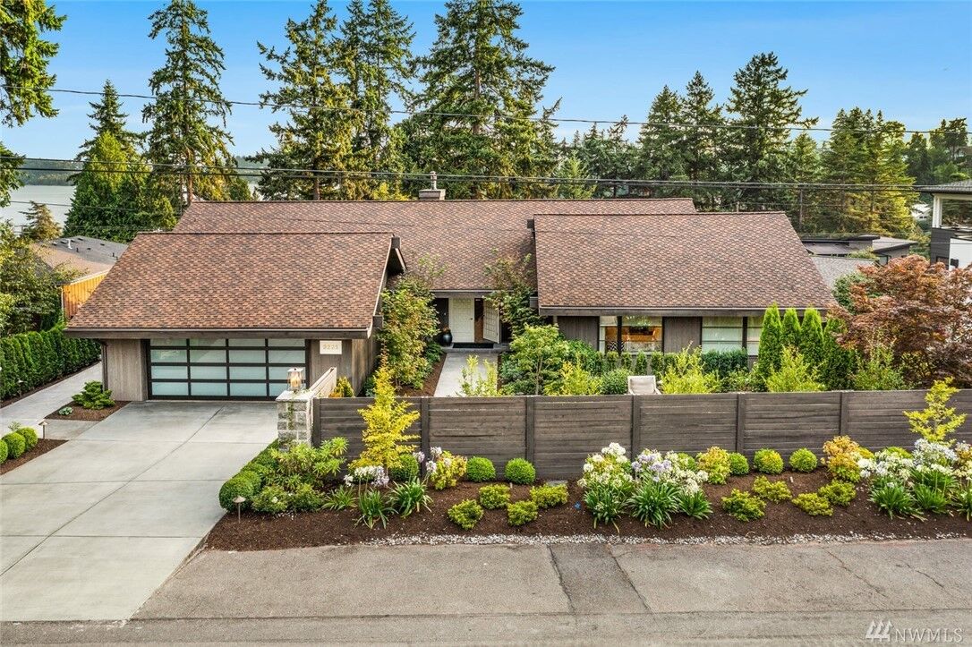 Property Photo:  9235 NE 1st St  WA 98004 