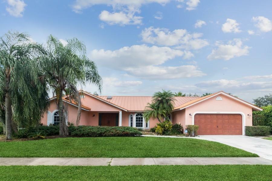 Property Photo: 1631 Farmington Circle FL 33414