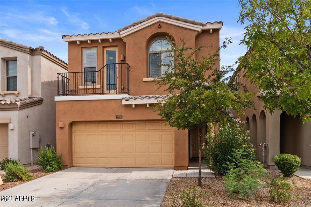 Property Photo: 1613 W Lacewood Place AZ 85045