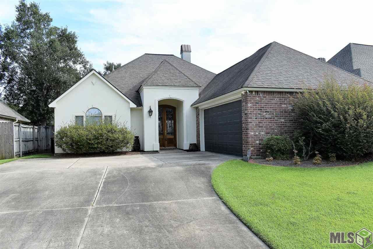 Property Photo:  10709 Oak Bend Dr  LA 70809 