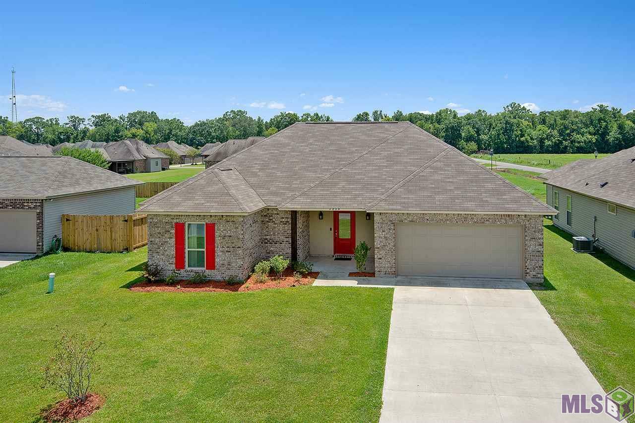 Property Photo: 4829 Aubrey Ann Dr LA 70810