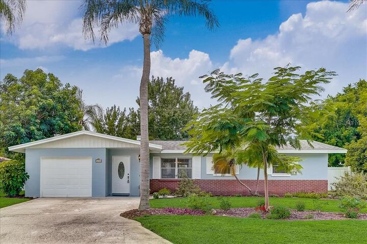 Property Photo:  3105 22 Avenue W  FL 34205 