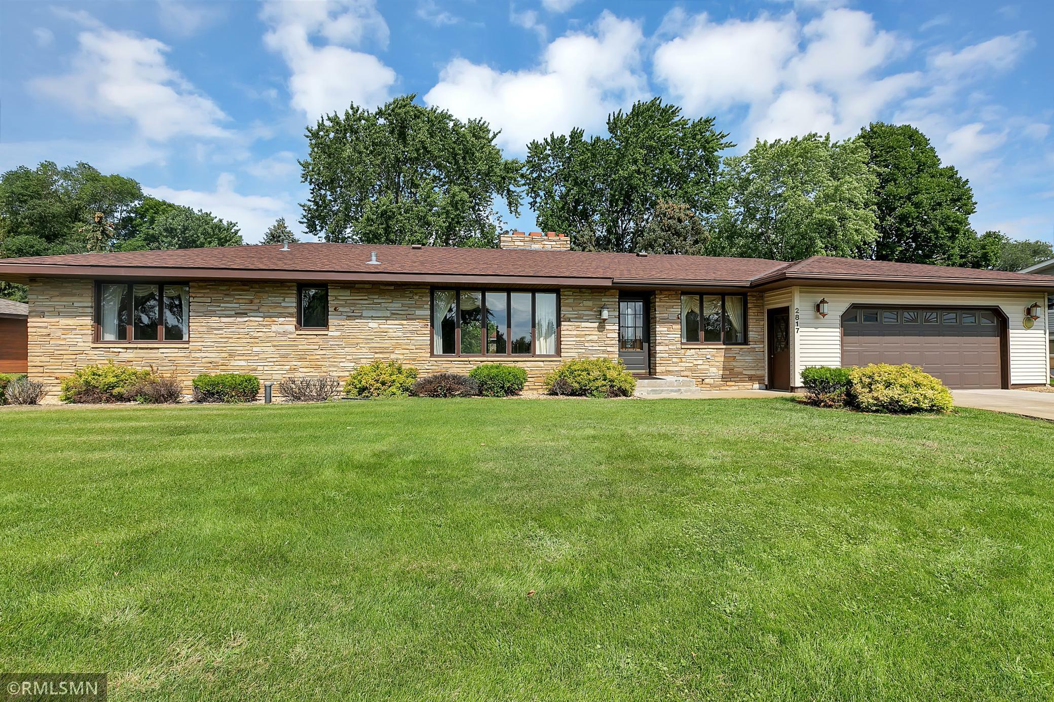 Property Photo:  2817 Pioneer Lane  MN 56301 